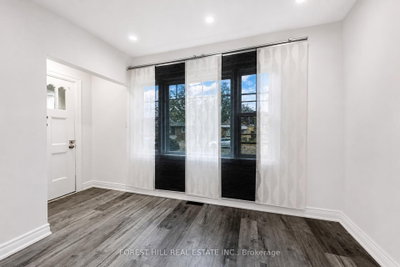 29 Thorndale Street S • Hamilton, ON photo 3