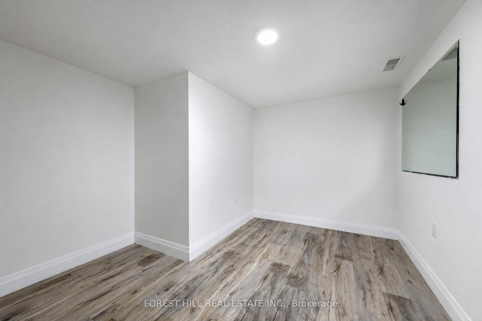 29 Thorndale Street S • Hamilton, ON photo 39