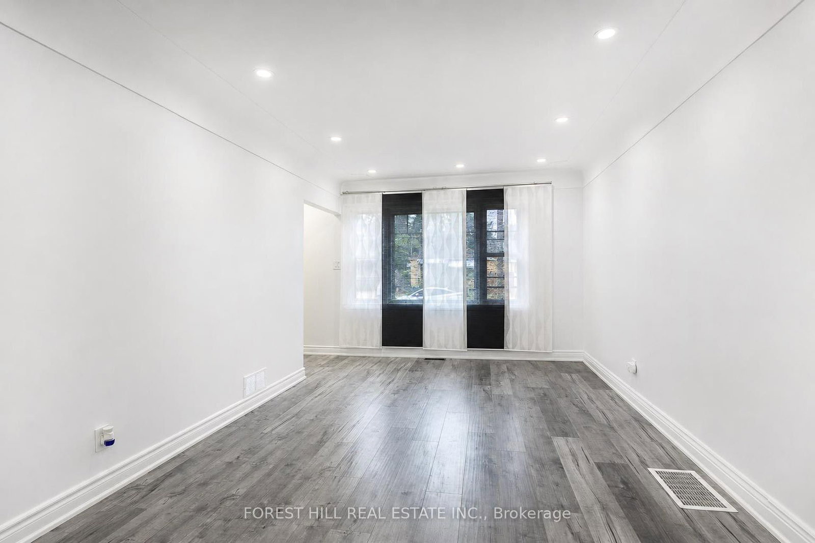 29 Thorndale Street S • Hamilton, ON photo 4
