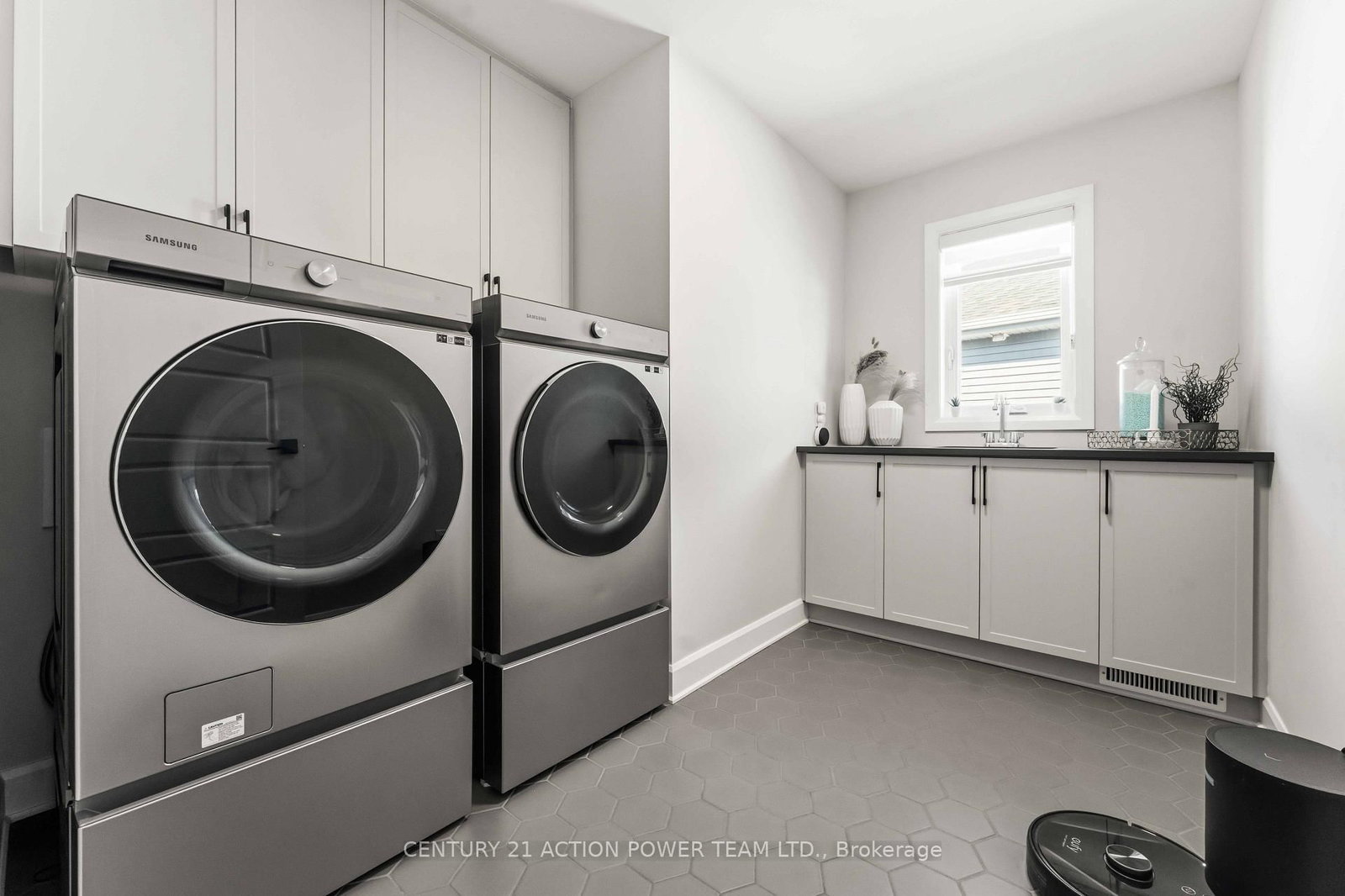 644 Moonflower Crescent • Ottawa, ON photo 32