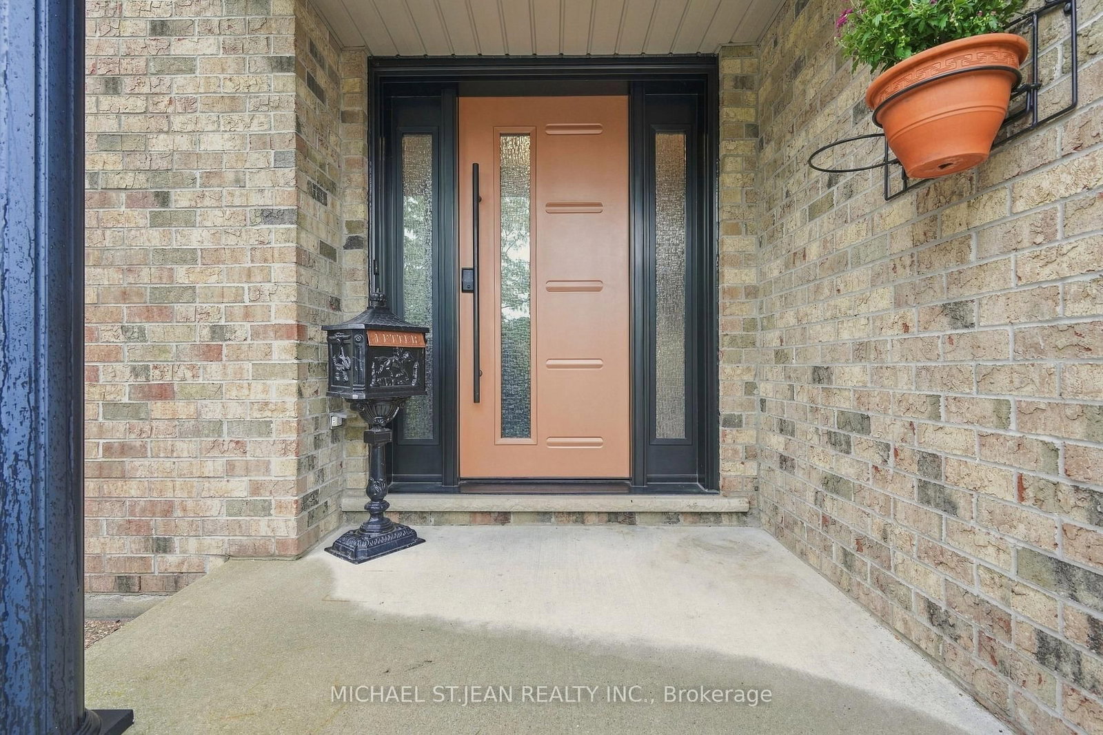 8115 Beaver Glen Drive • Niagara Falls, ON photo 6