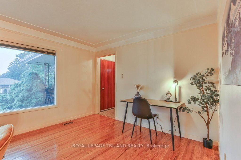 242 BURLINGTON Street • London South, ON photo 16
