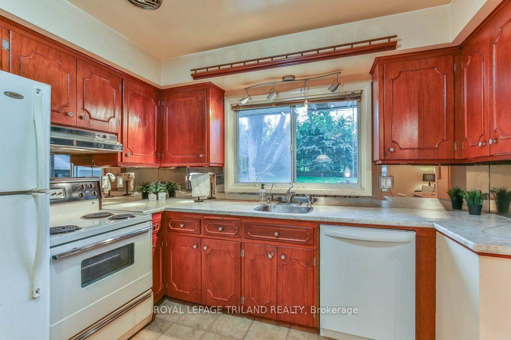 242 BURLINGTON Street • London South, ON photo 18