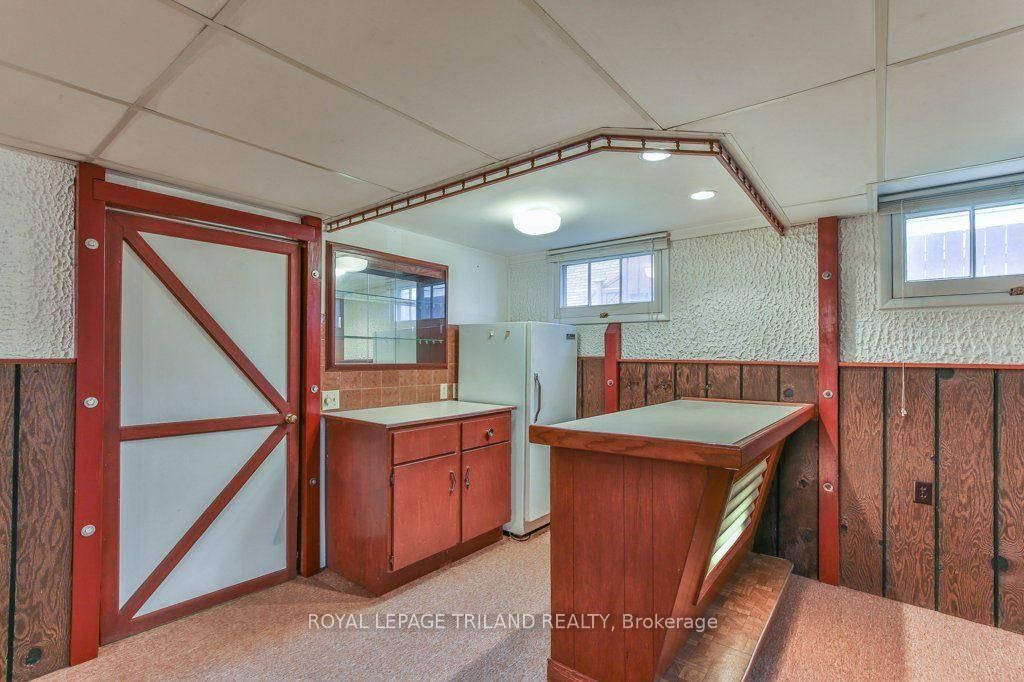 242 BURLINGTON Street • London South, ON photo 35