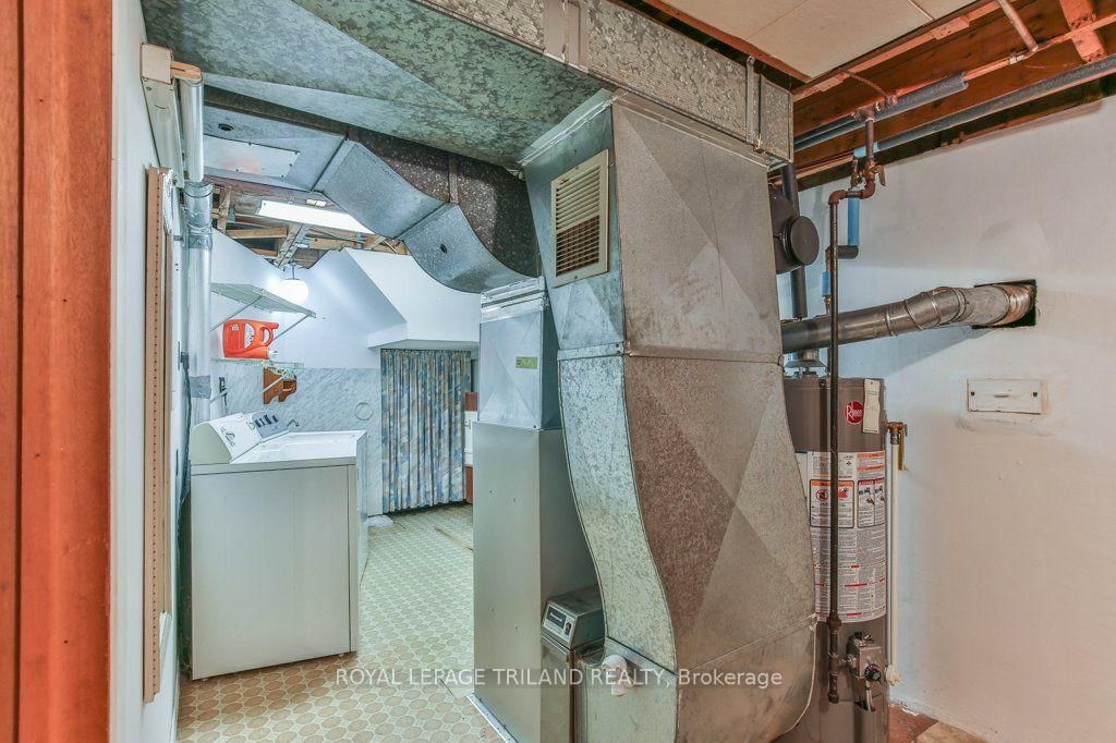 242 BURLINGTON Street • London South, ON photo 36