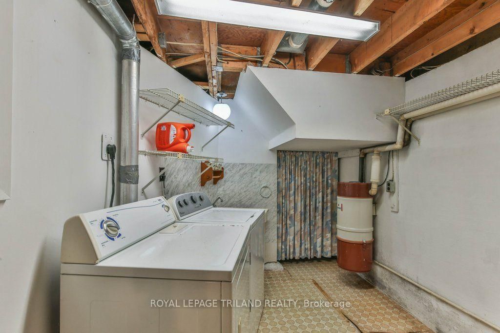 242 BURLINGTON Street • London South, ON photo 37