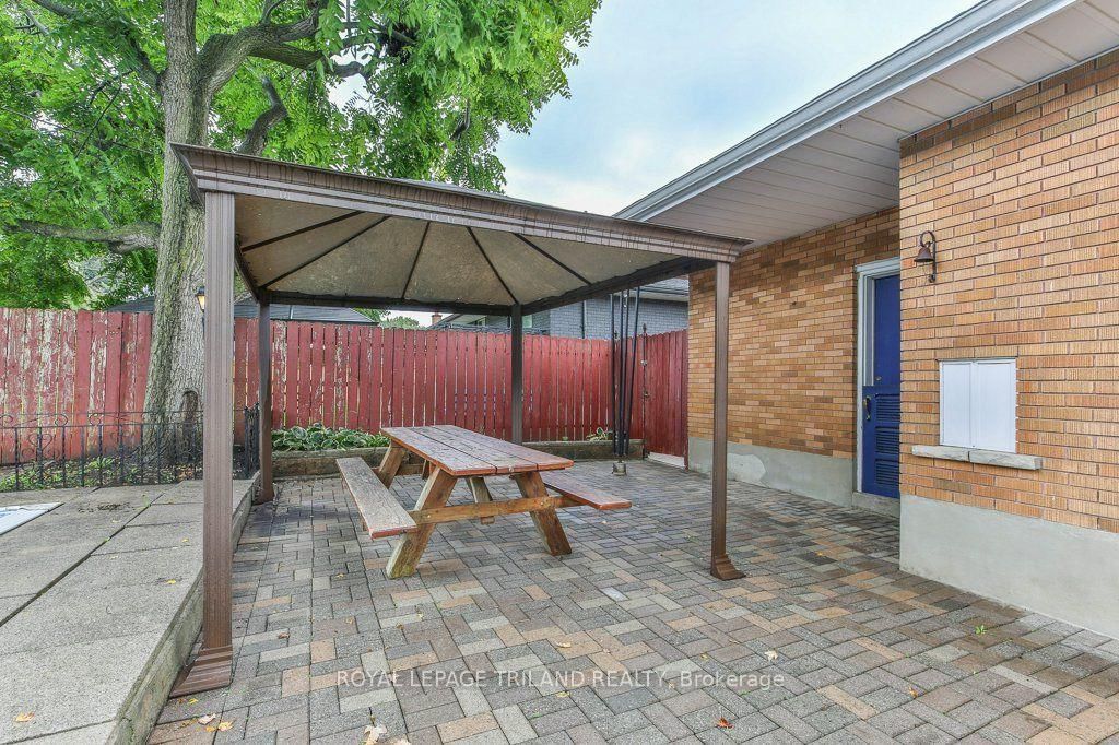 242 BURLINGTON Street • London South, ON photo 39