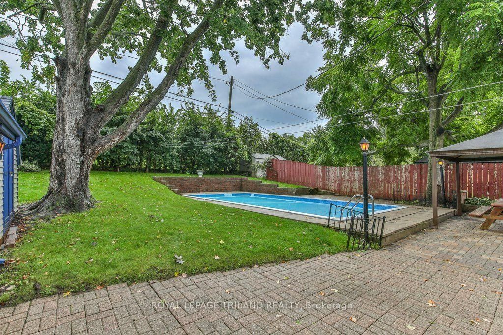 242 BURLINGTON Street • London South, ON photo 42