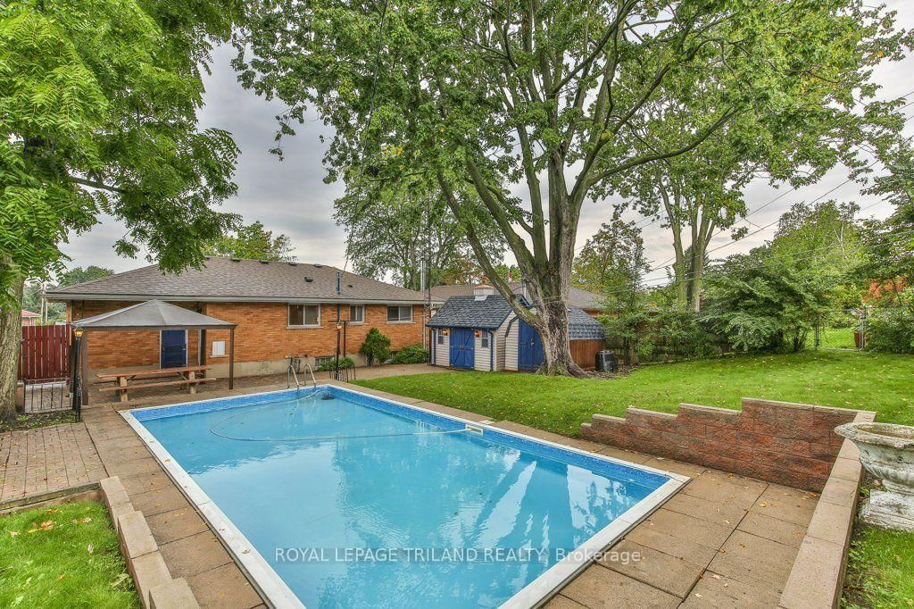 242 BURLINGTON Street • London South, ON photo 47