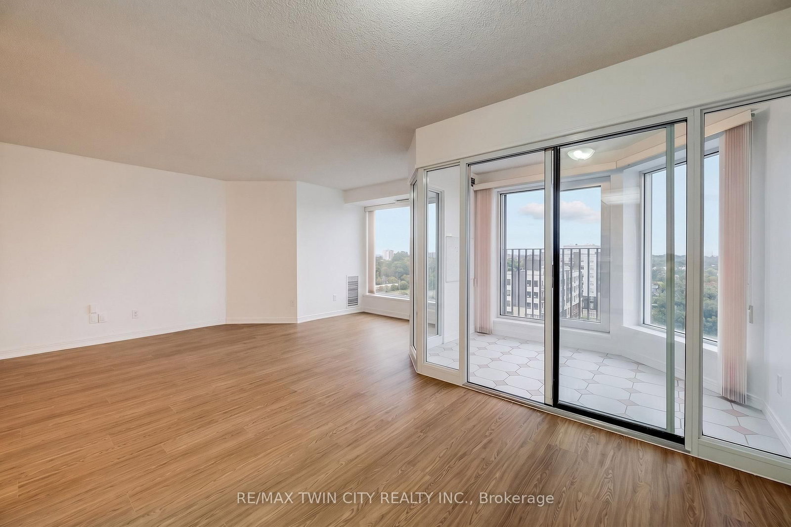 190 Hespeler Road • #905 • Cambridge, ON photo 9