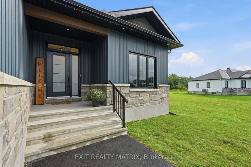 256 Trudeau Crescent