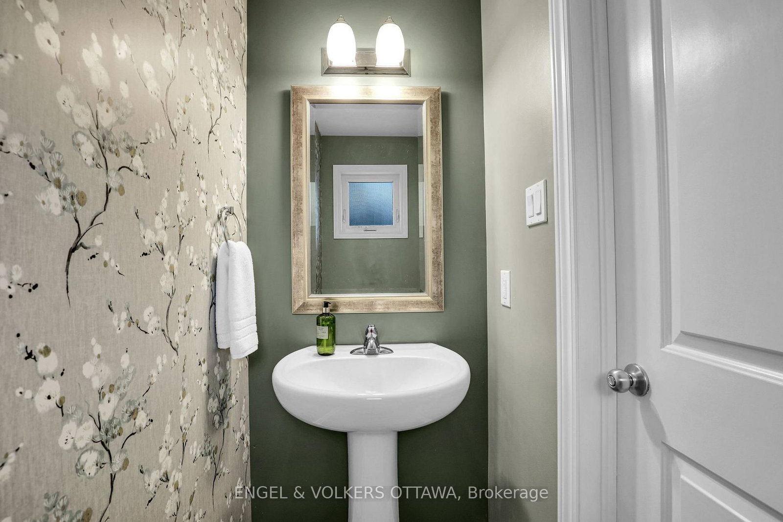 765 Dearborn Private W • Ottawa, ON photo 12