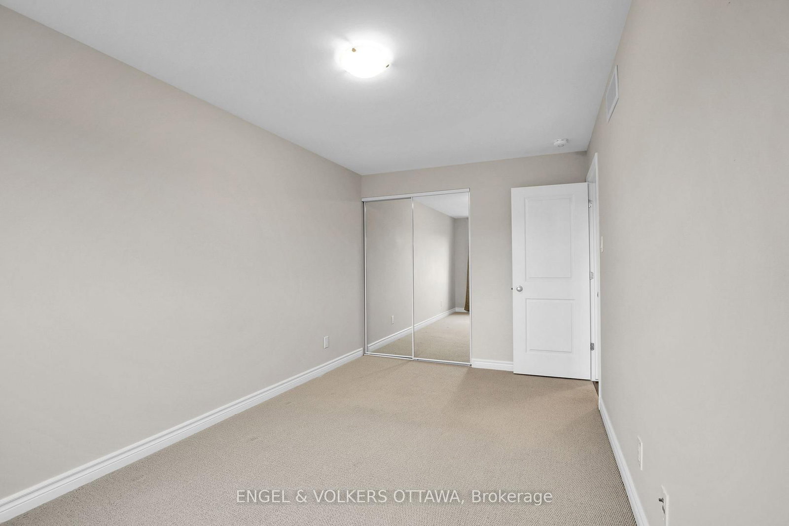 765 Dearborn Private W • Ottawa, ON photo 19