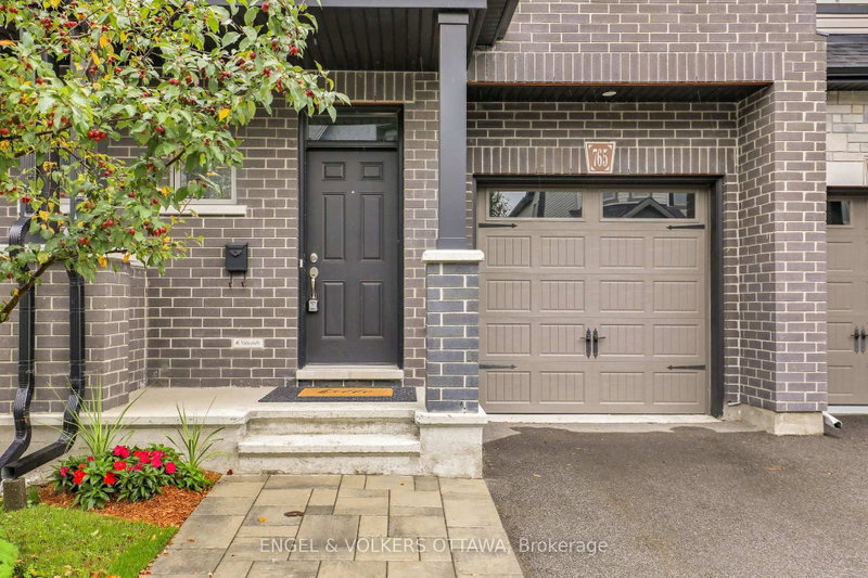 765 Dearborn Private W