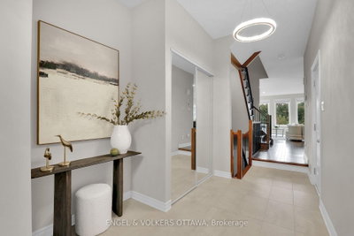 765 Dearborn Private W • Ottawa, ON photo 3