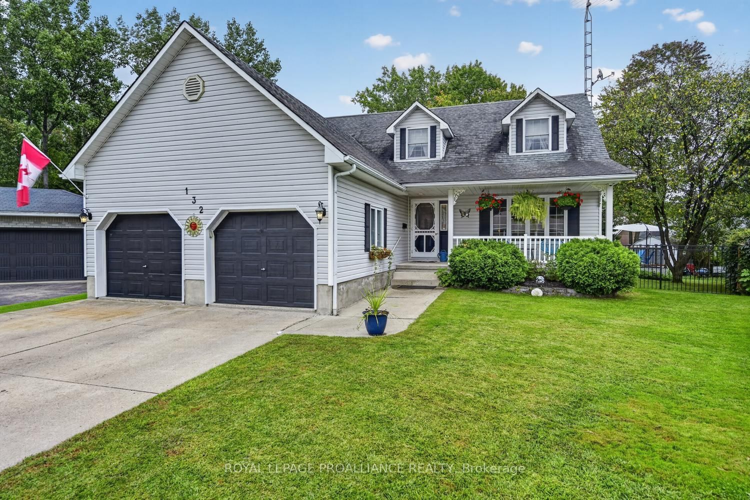 132 Kingston Crescent • Prescott, ON photo 1