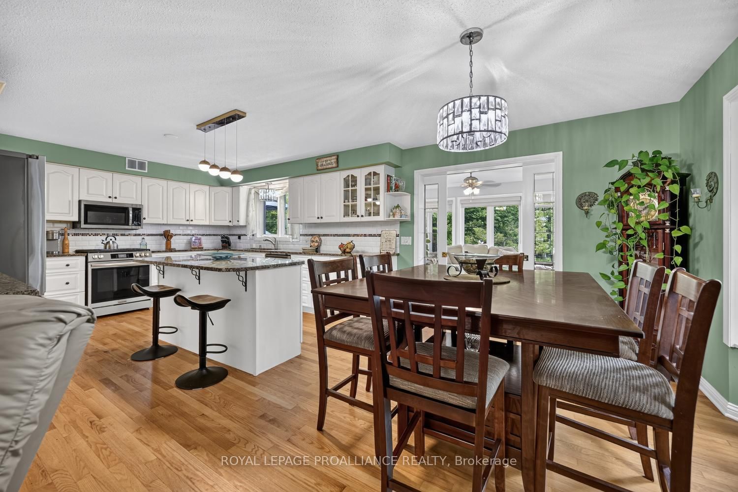132 Kingston Crescent • Prescott, ON photo 6