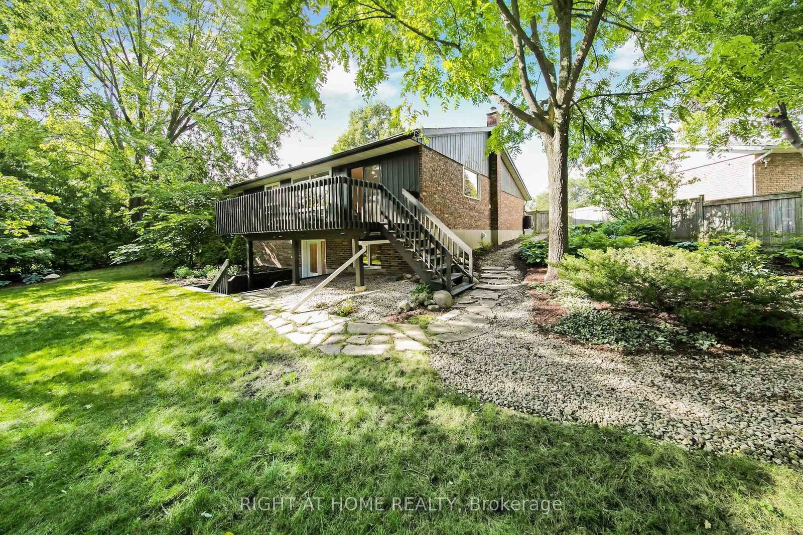 305 Daleside Place N • Waterloo, ON photo 26