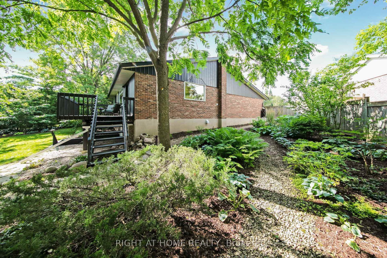 305 Daleside Place N • Waterloo, ON photo 27