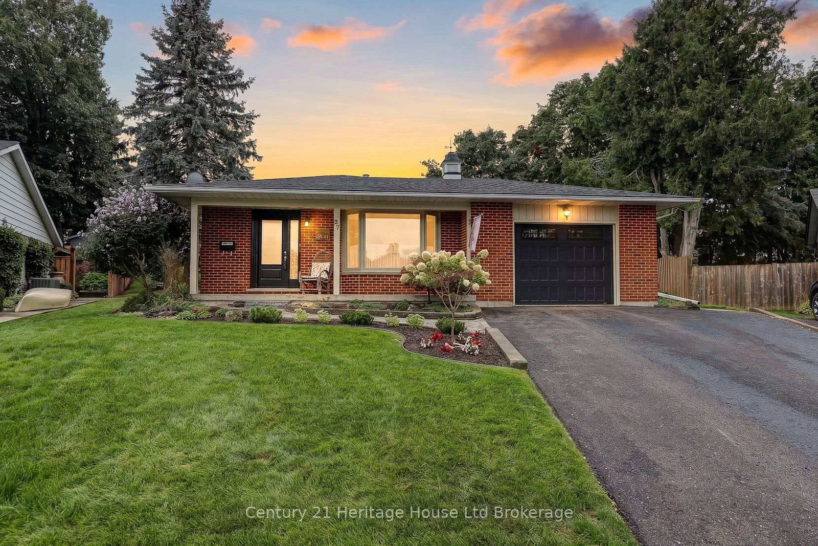 27 Silcox Place • Woodstock, ON photo 1