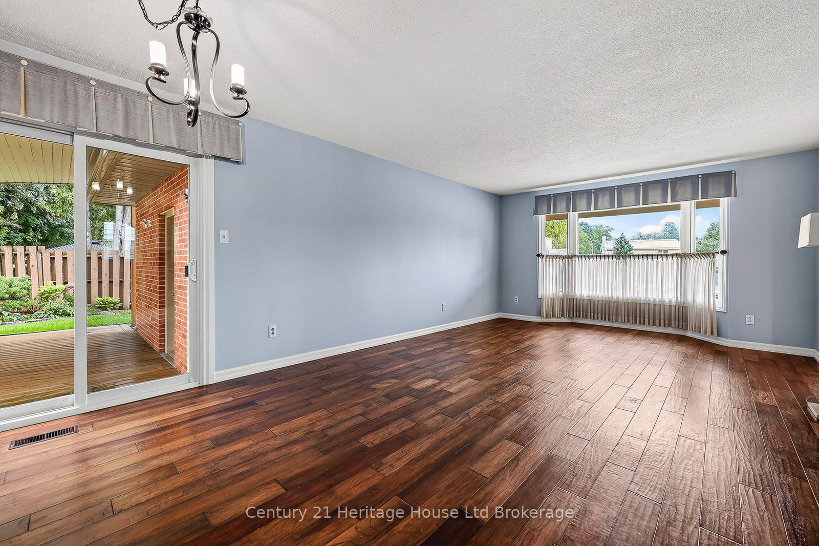 27 Silcox Place • Woodstock, ON photo 18