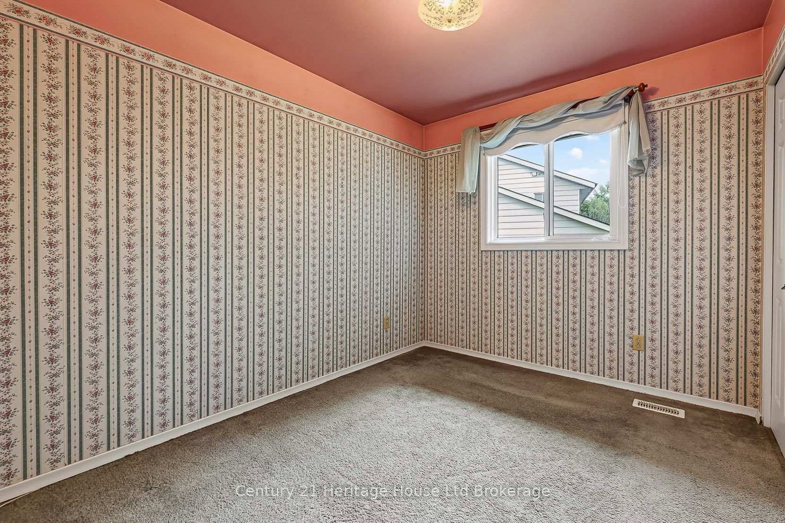 27 Silcox Place • Woodstock, ON photo 28