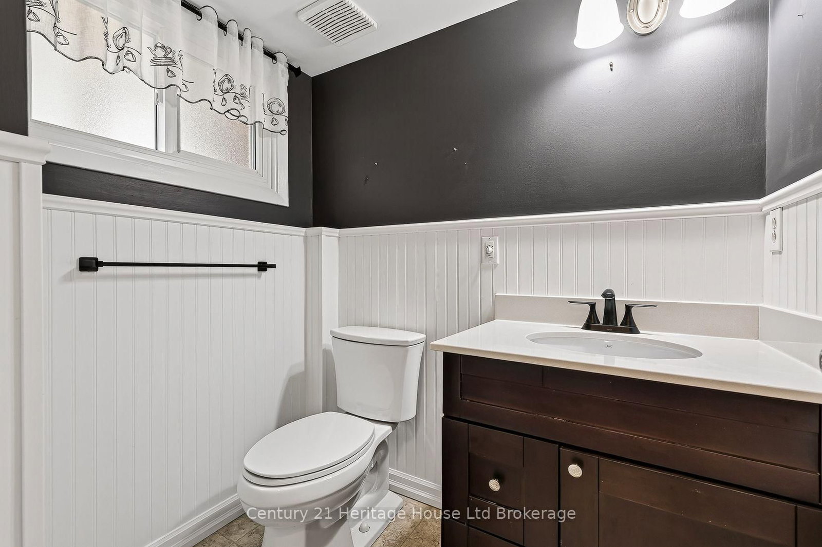 27 Silcox Place • Woodstock, ON photo 33
