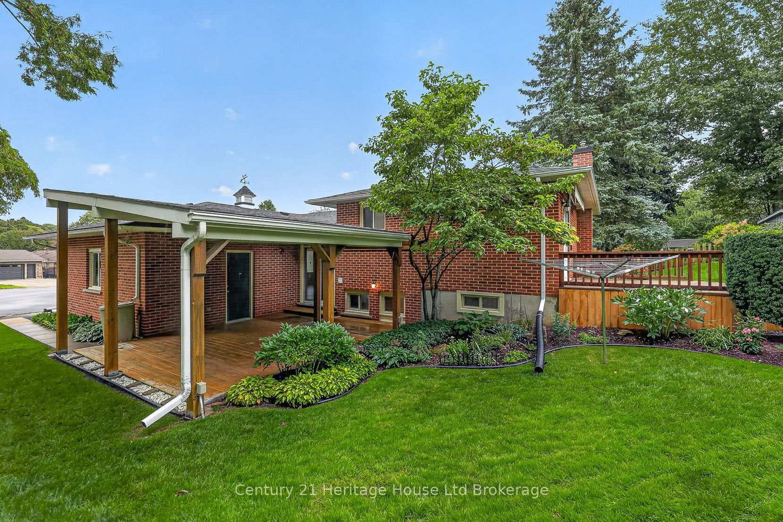 27 Silcox Place • Woodstock, ON photo 42