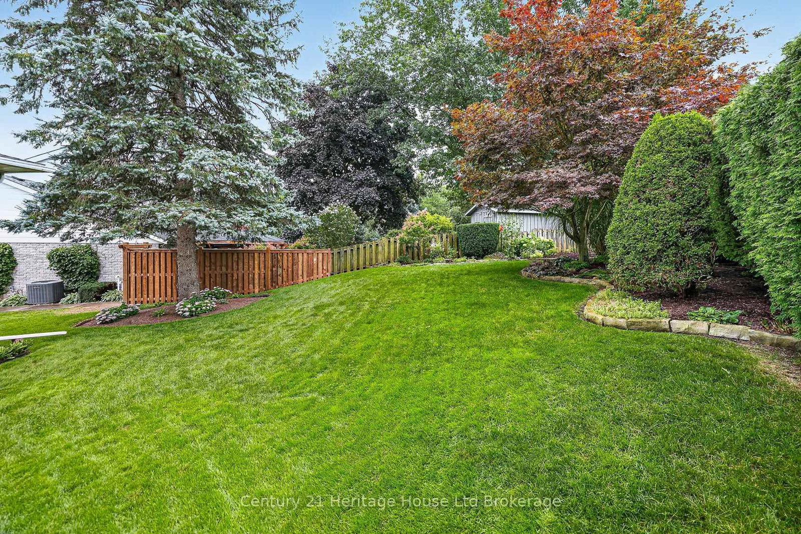 27 Silcox Place • Woodstock, ON photo 44
