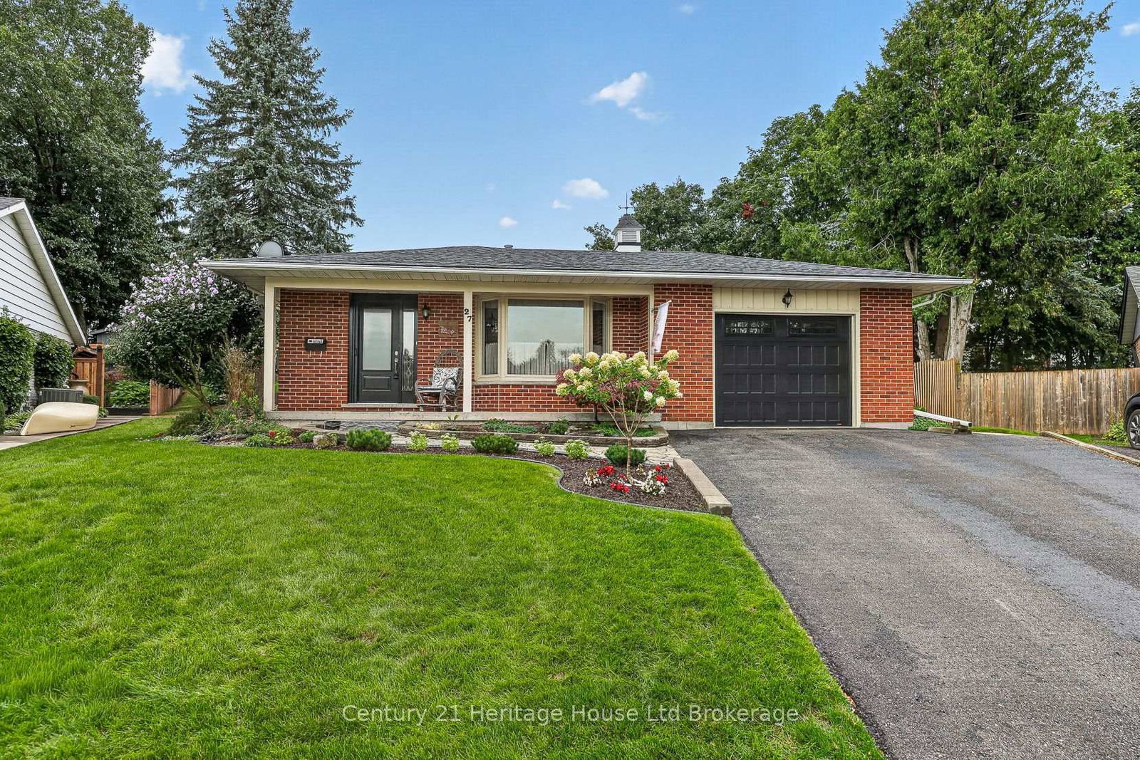 27 Silcox Place • Woodstock, ON photo 6