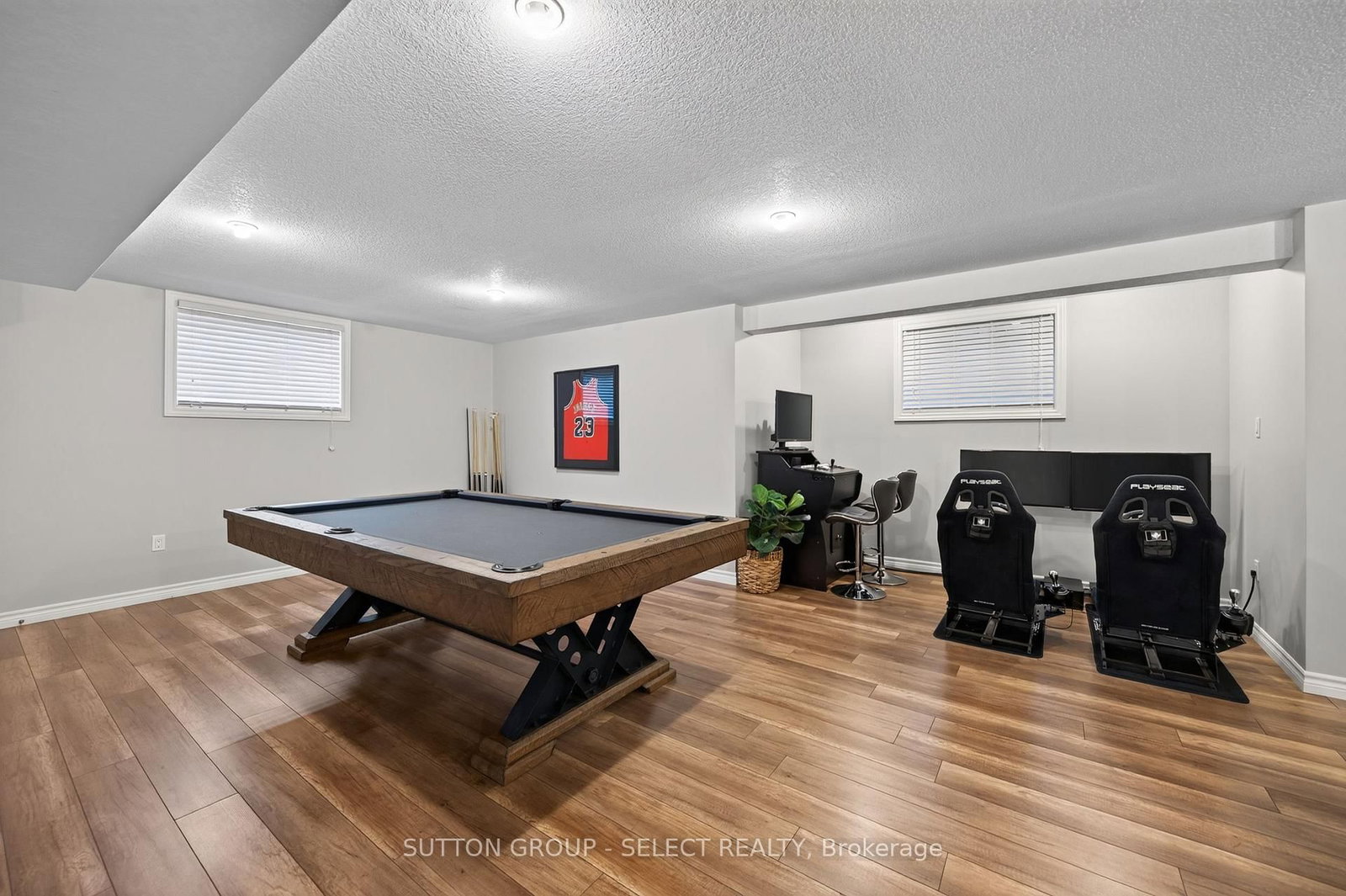 881 Foxcreek Road • London North, ON photo 35