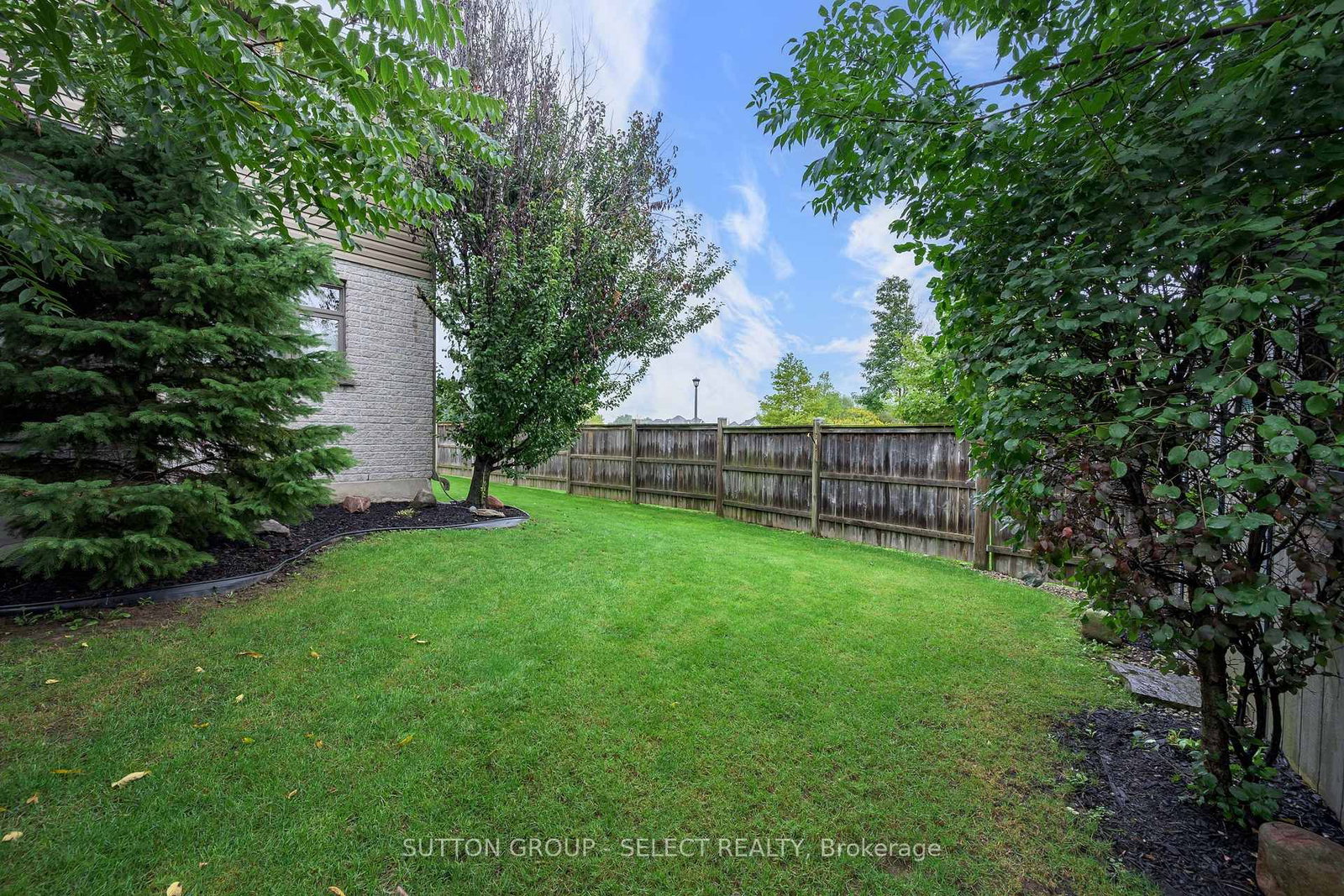 881 Foxcreek Road • London North, ON photo 43