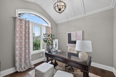 881 Foxcreek Road • London North, ON photo 5