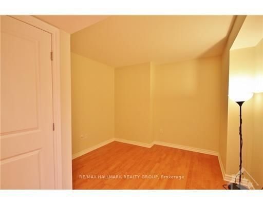 407-314 Central Park Dr, Ottawa, view 3