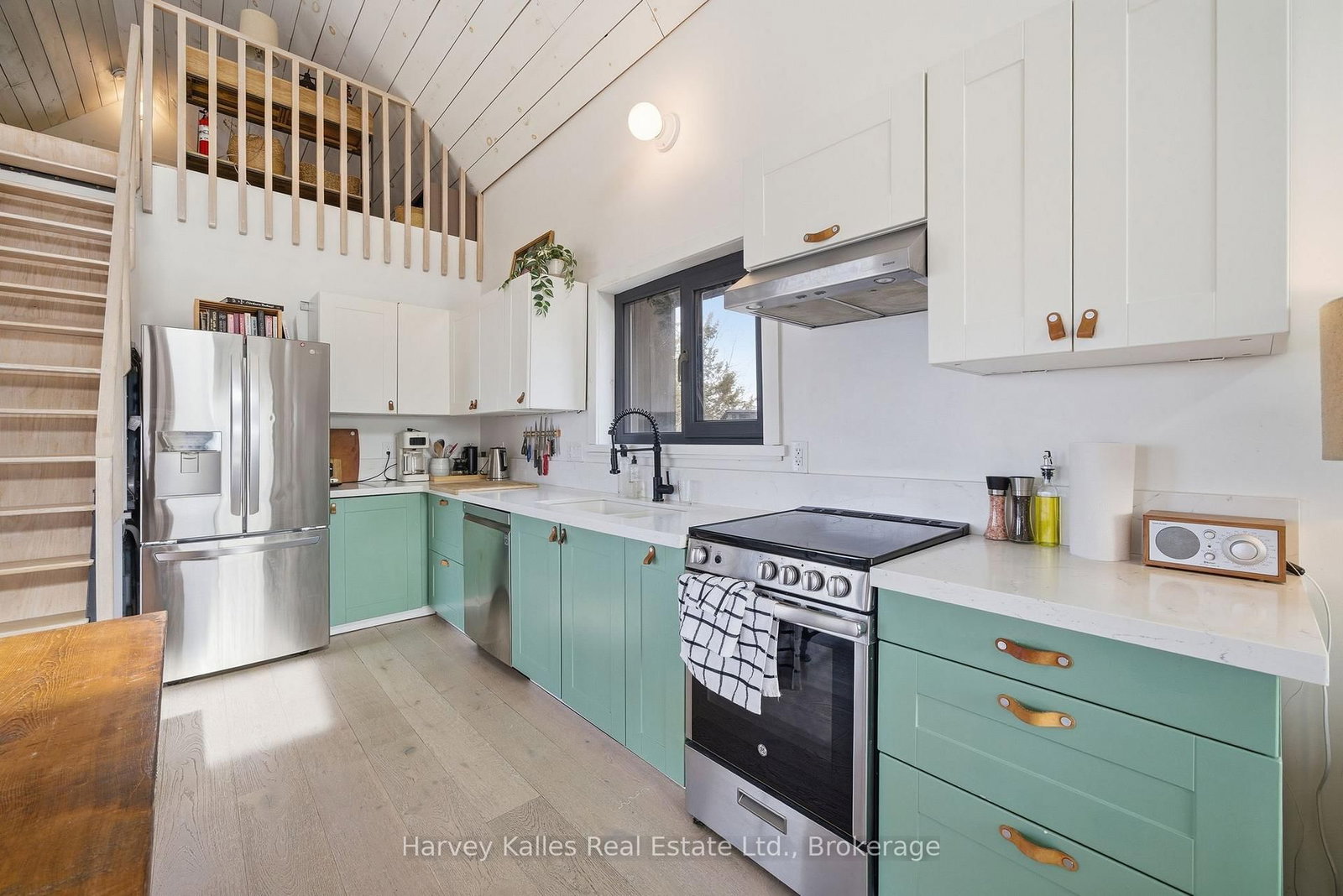 2175 County Road 7 • Prince Edward County, ON photo 12