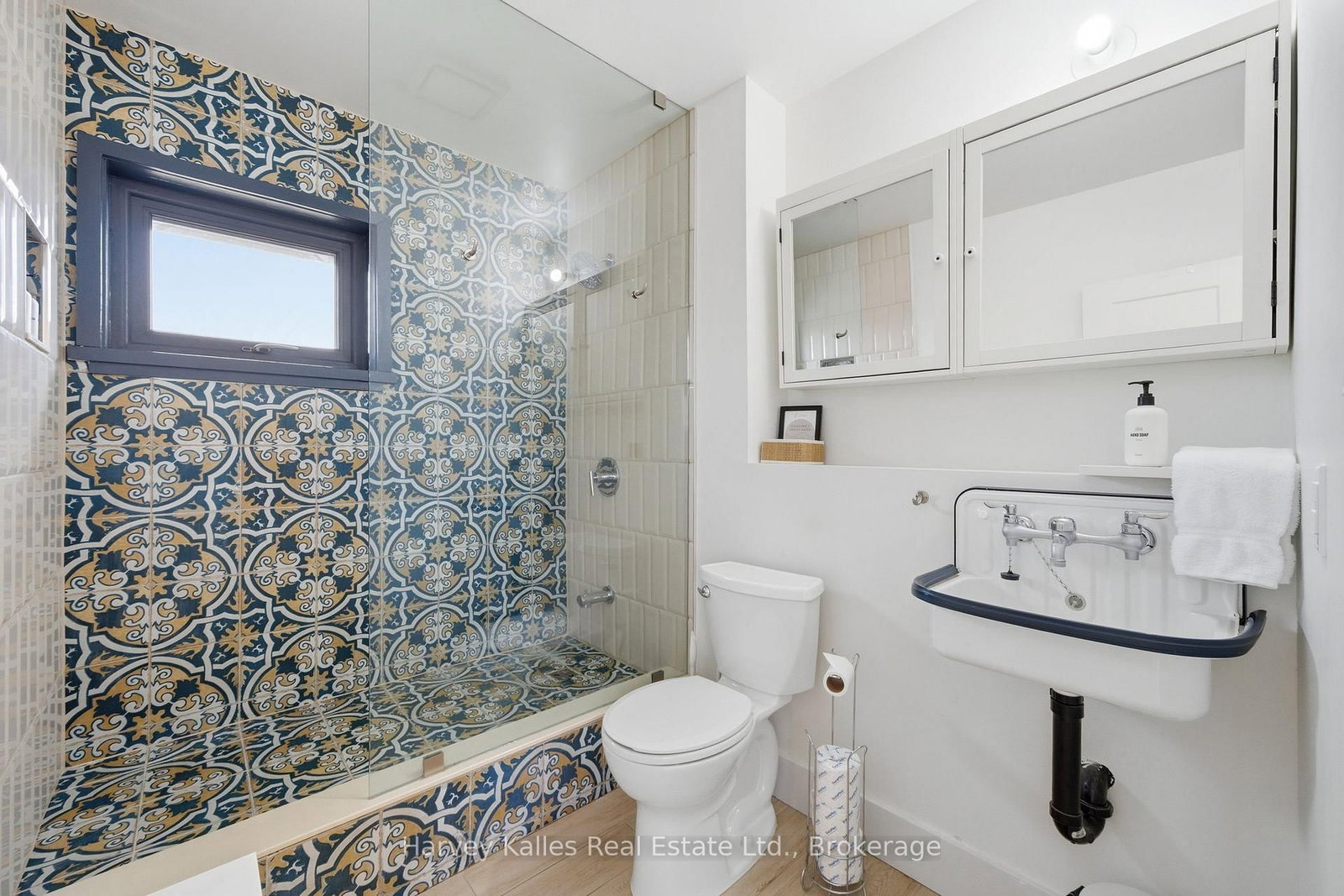 2175 County Road 7 • Prince Edward County, ON photo 16