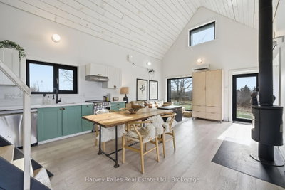2175 County Road 7 • Prince Edward County, ON photo 9
