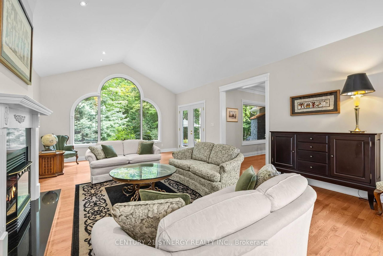 5732 Queenscourt Crescent • Ottawa, ON photo 13