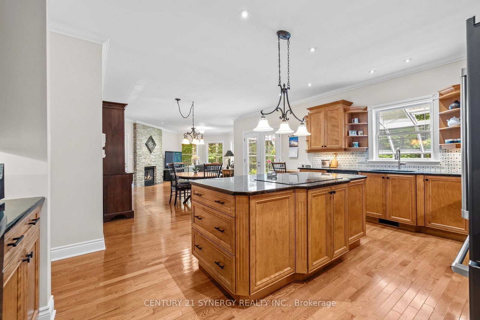 5732 Queenscourt Crescent • Ottawa, ON photo 17