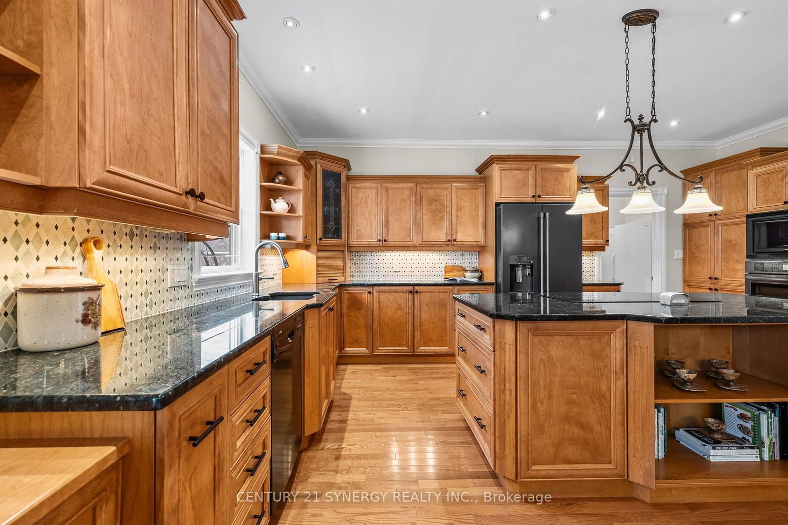 5732 Queenscourt Crescent • Ottawa, ON photo 18