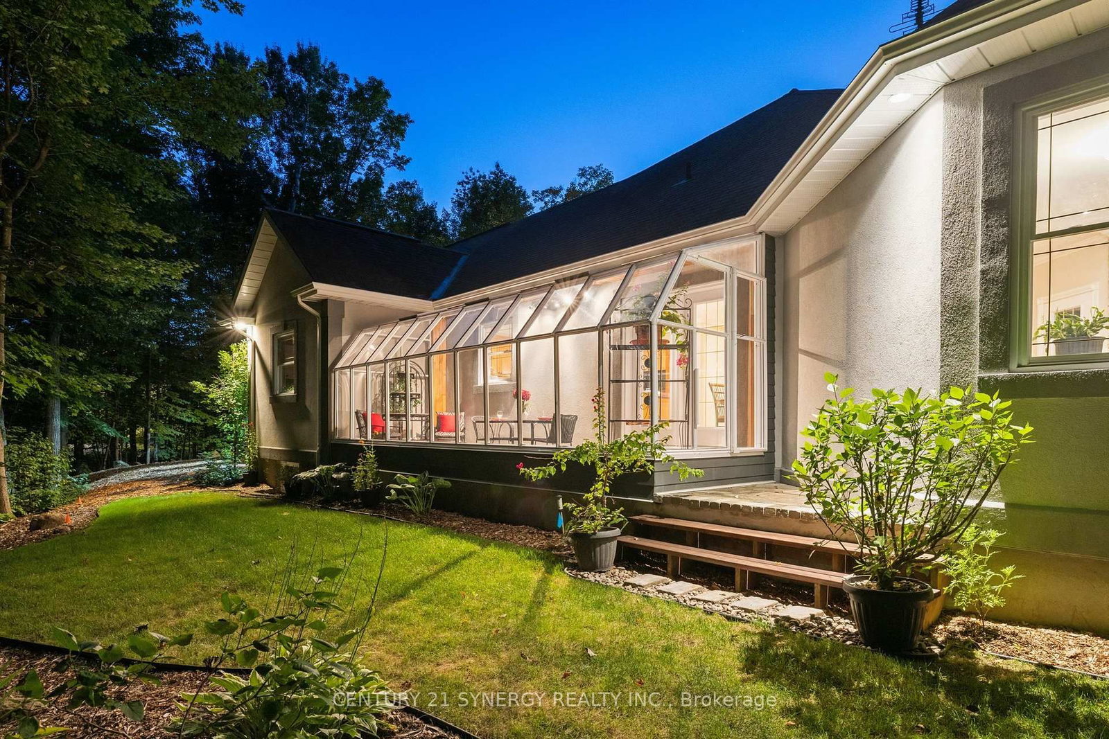 5732 Queenscourt Crescent • Ottawa, ON photo 50