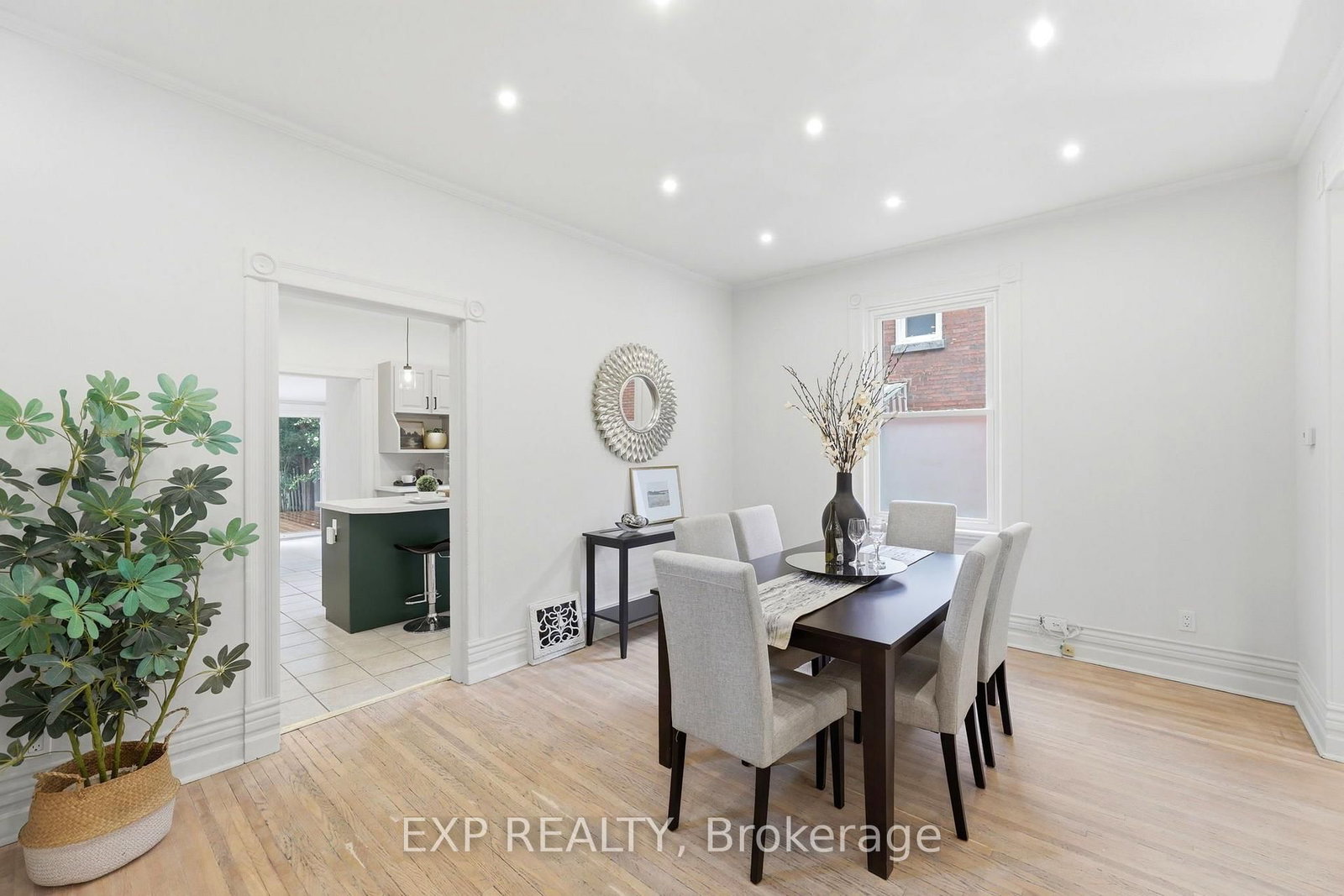 22 Hyatt Avenue • London East, ON photo 11