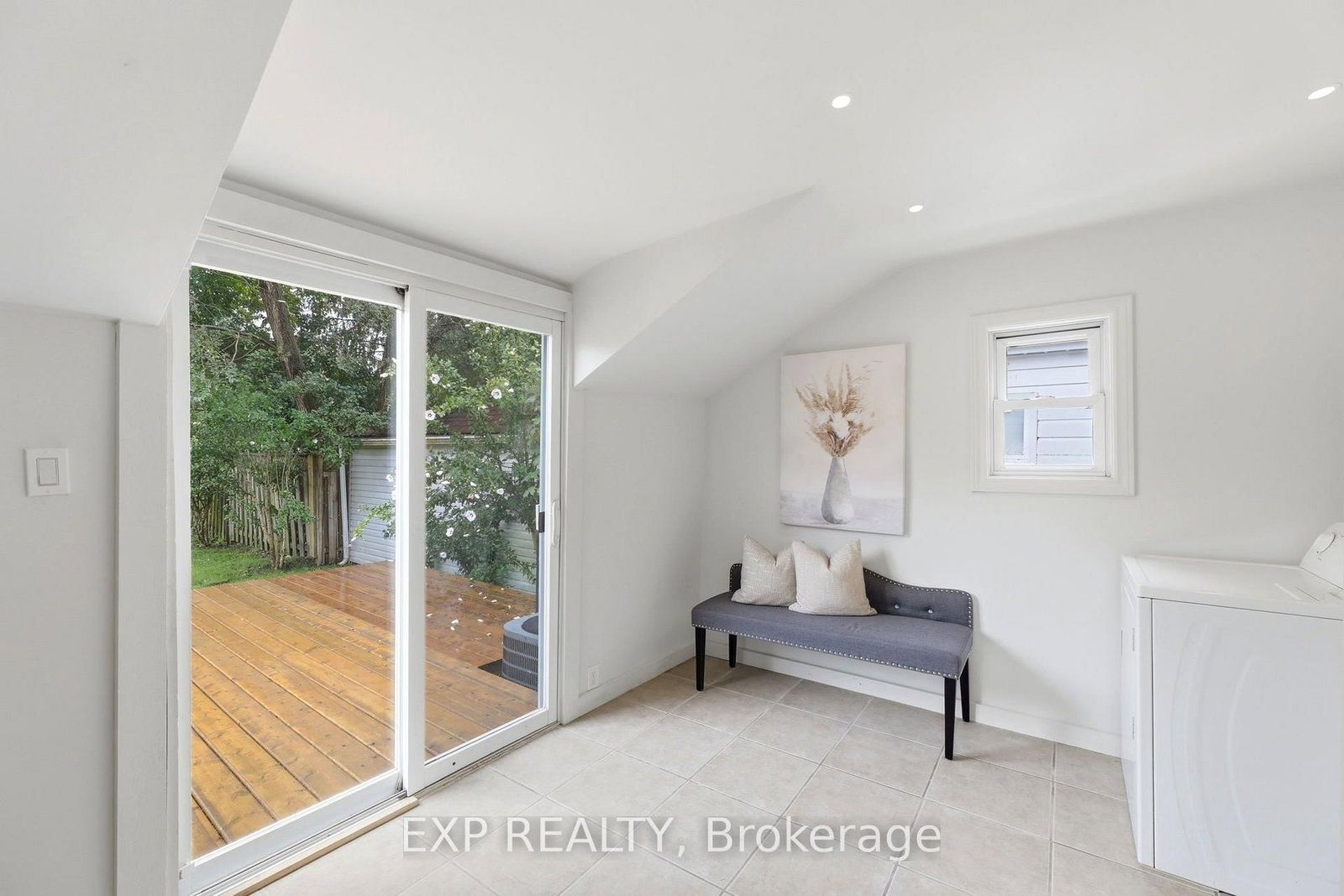 22 Hyatt Avenue • London East, ON photo 13