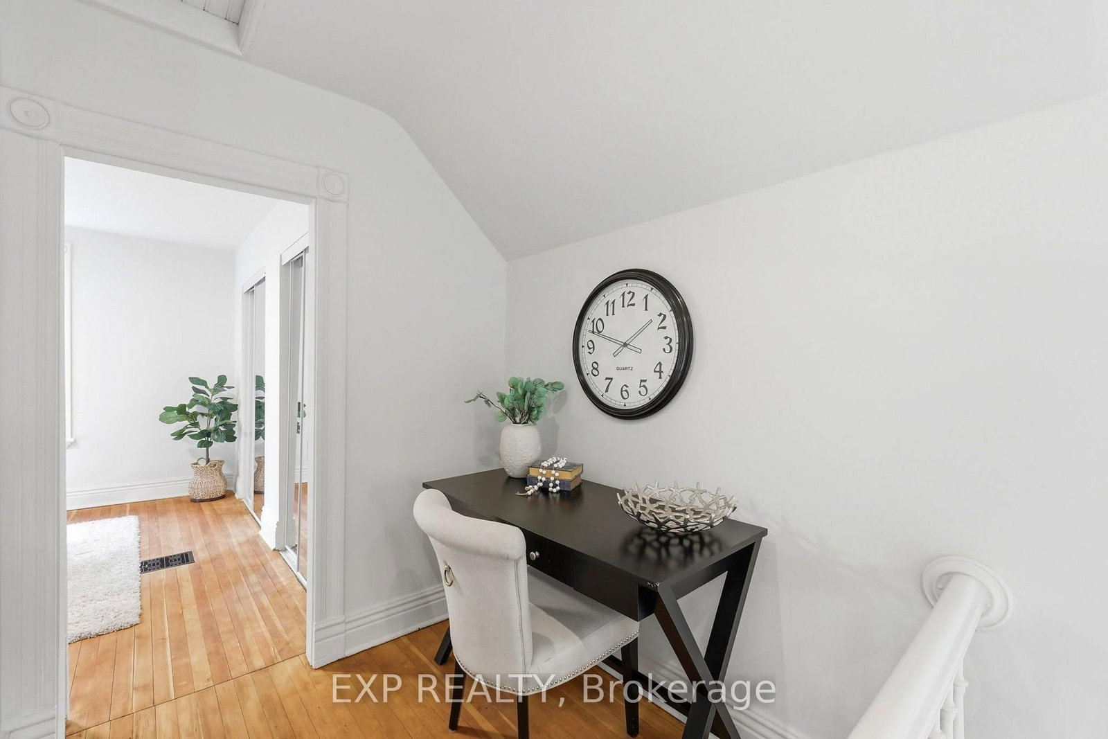 22 Hyatt Avenue • London East, ON photo 15