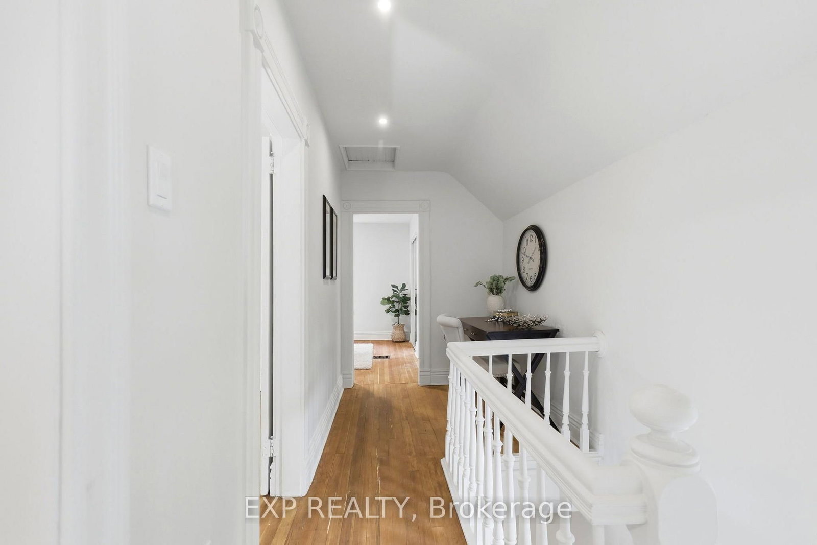 22 Hyatt Avenue • London East, ON photo 16