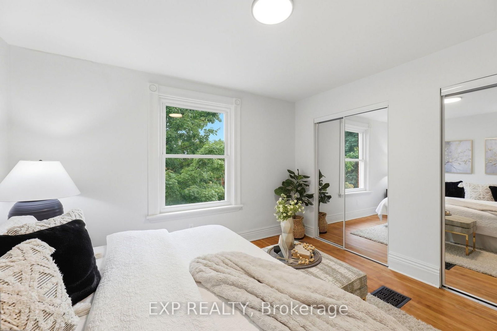 22 Hyatt Avenue • London East, ON photo 18