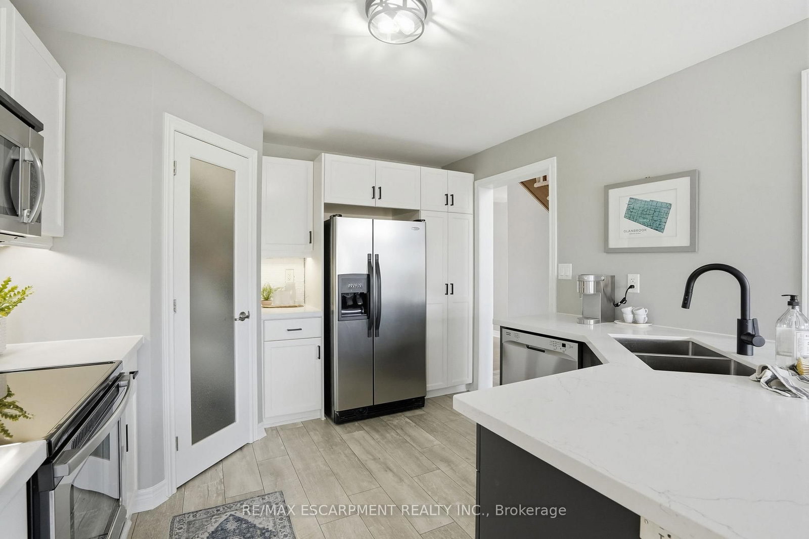160 Festival Way • Hamilton, ON photo 8
