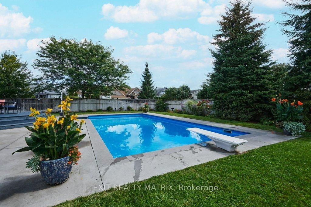 6949 Mary Anne Drive • Ottawa, ON photo 32
