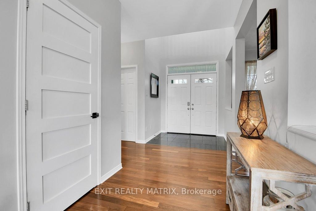 6949 Mary Anne Drive • Ottawa, ON photo 5