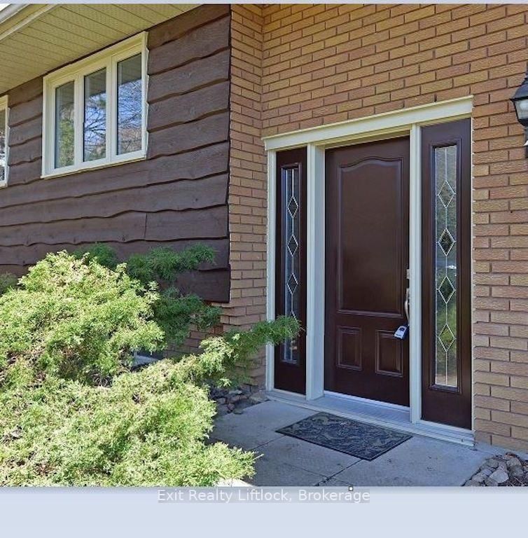 Main Floor - 4 Wallis Drive